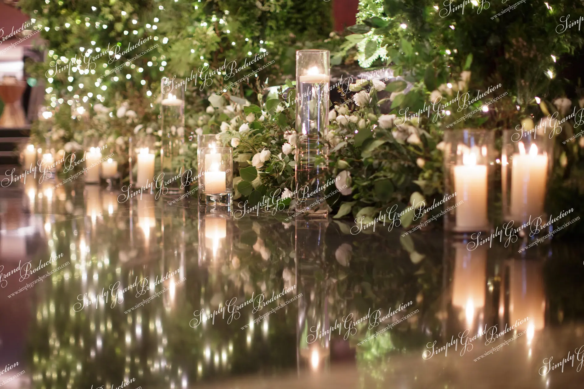 Simply_Grand_Production_Ballroom_wedding_decoration_entrance_candle_floating_weddinginspo_Grand_Hyatt_2_6_wm