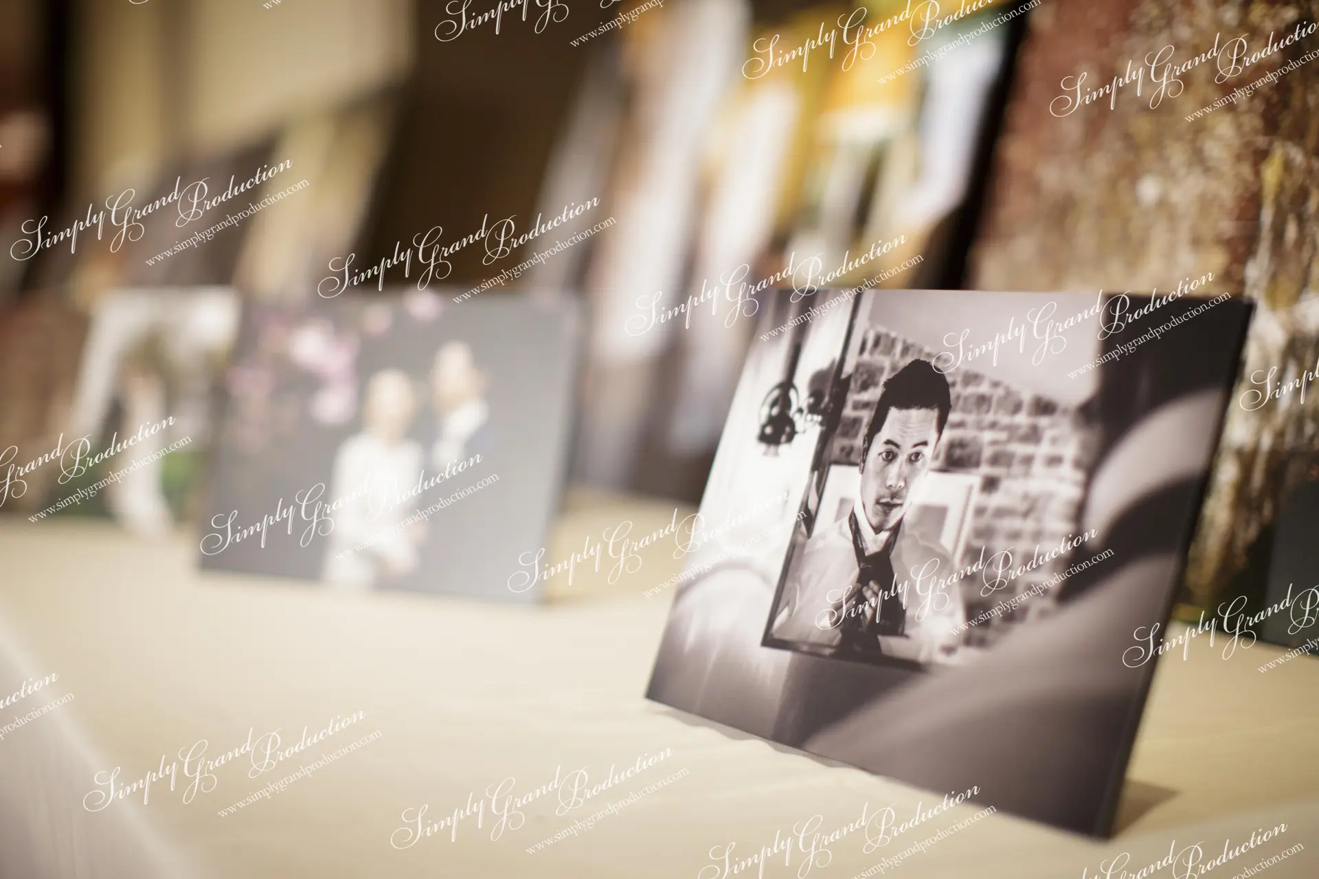 Simply_Grand_Production_Ballroom_wedding_decoration_phto_gallery_portrait_groom_black_white_Grand_Hyatt_2_7_wm