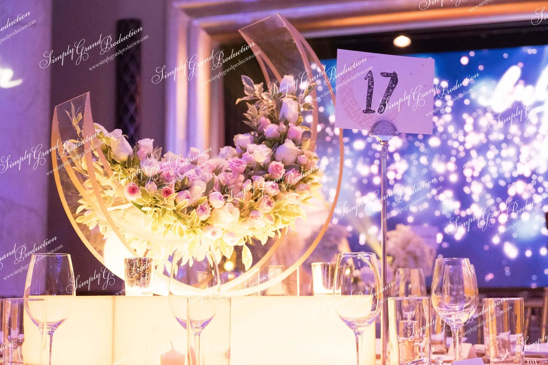 Simply_Grand_Production_Ballroom_wedding_decoration_banquet_centerpiece_moon_gold_rim_whimsical_Grand_Hyatt_3_1_wm