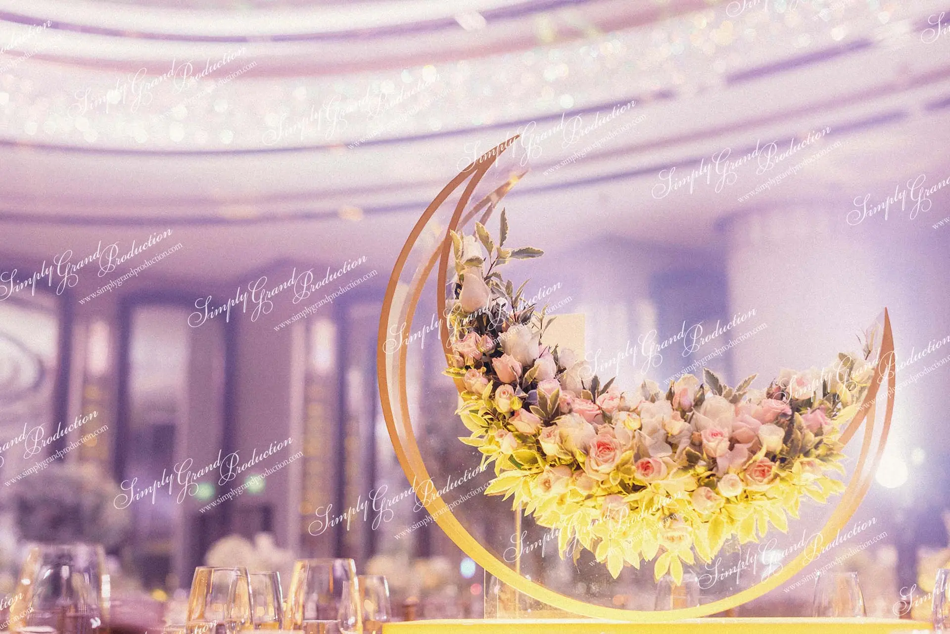 Simply_Grand_Production_Ballroom_wedding_decoration_moon_centerpiece_romantic_glamorous_Grand_Hyatt_3_2_wm