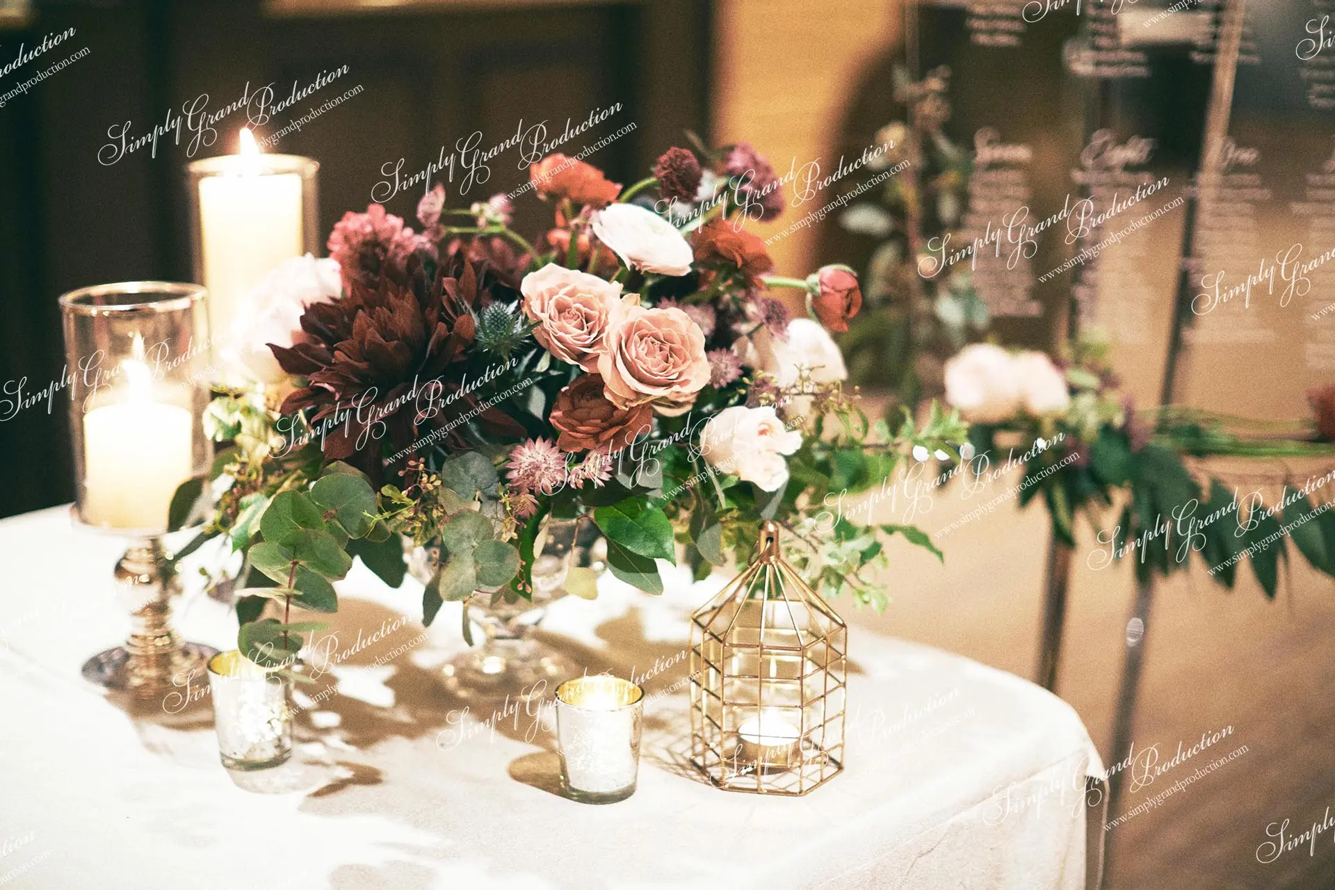 Simply_Grand_Production_Ballroom_wedding_decoration_reception_burgundy_lower_gold_rim_candle_1_7_wm