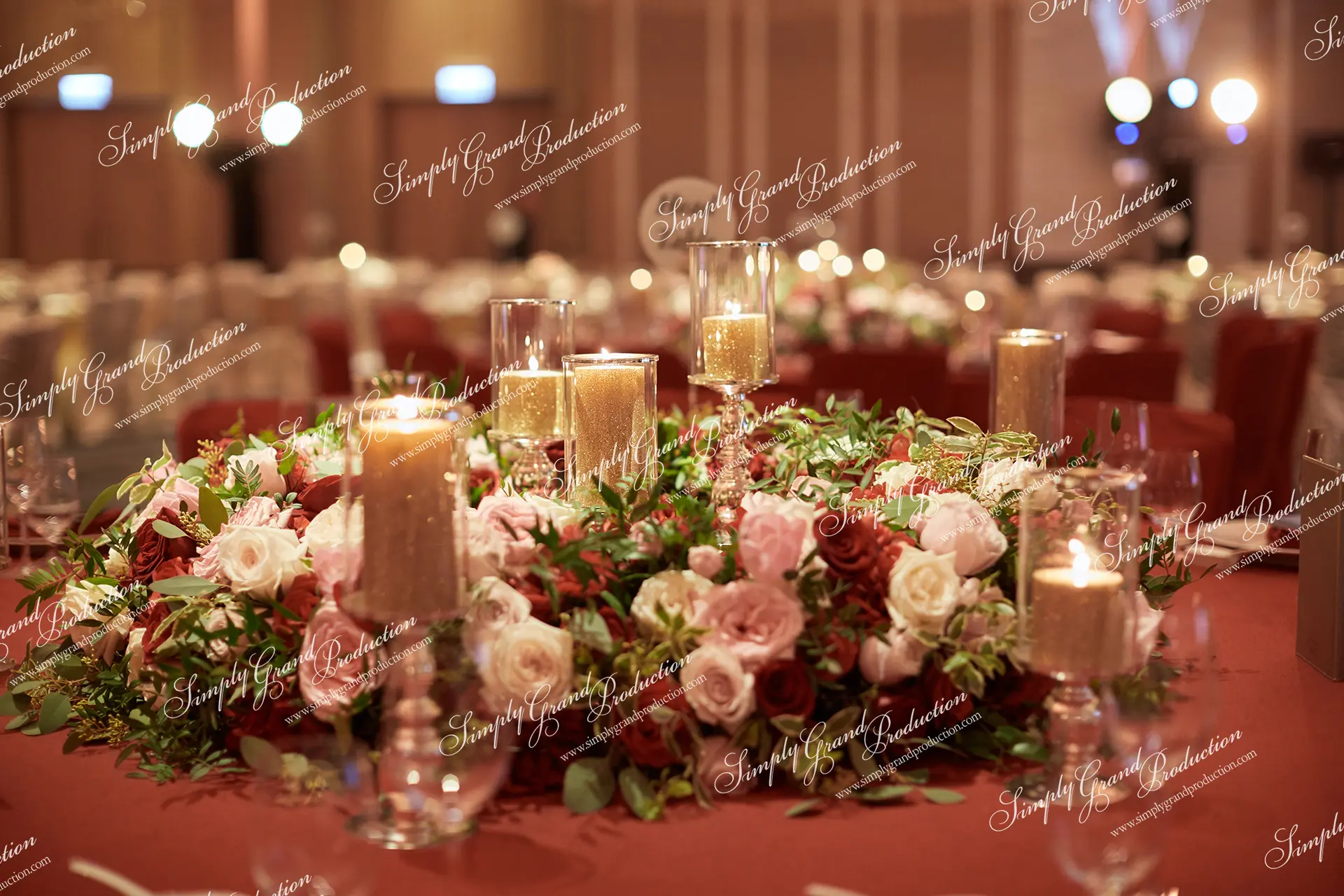 Simply_Grand_Production_Ballroom_head_table_centerpiece_candle_Kerry_Hotel_1_5_wm