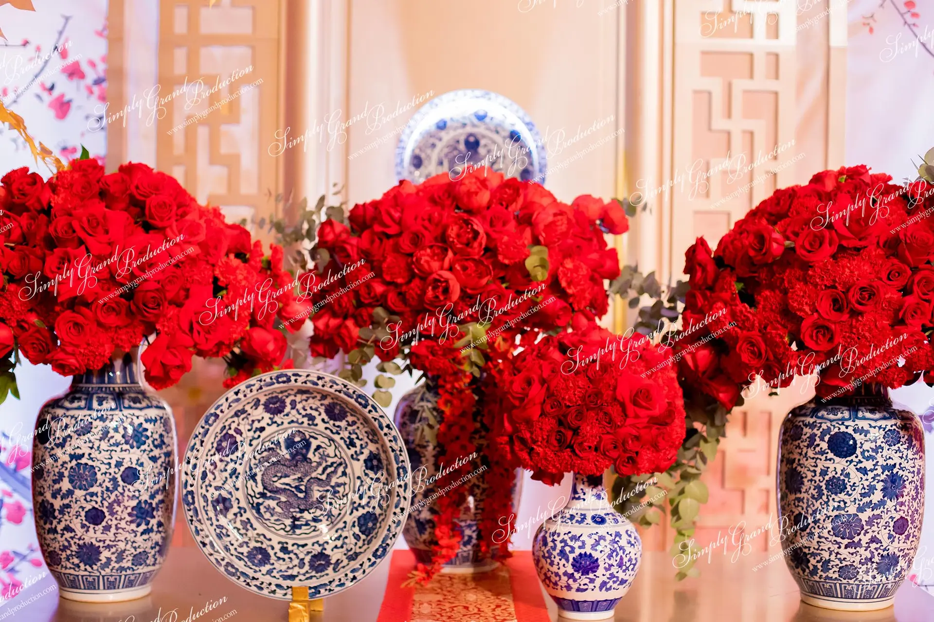 Simply_Grand_Production_wedding_decoration_blue_white_red_blooms_porcelain_vase_Chinese_Foshan_1_9