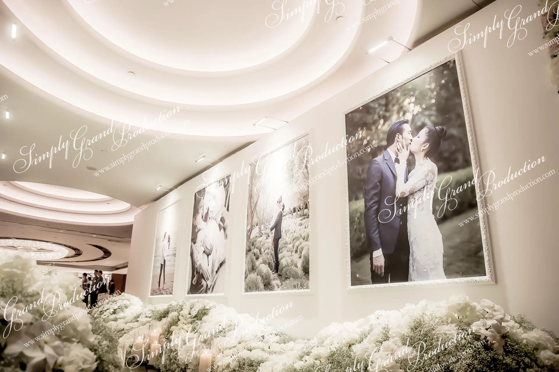 Simply_Grand_Production_wedding_deco_photo_gallery_corridor_Grand_Hyatt_1_2_wm