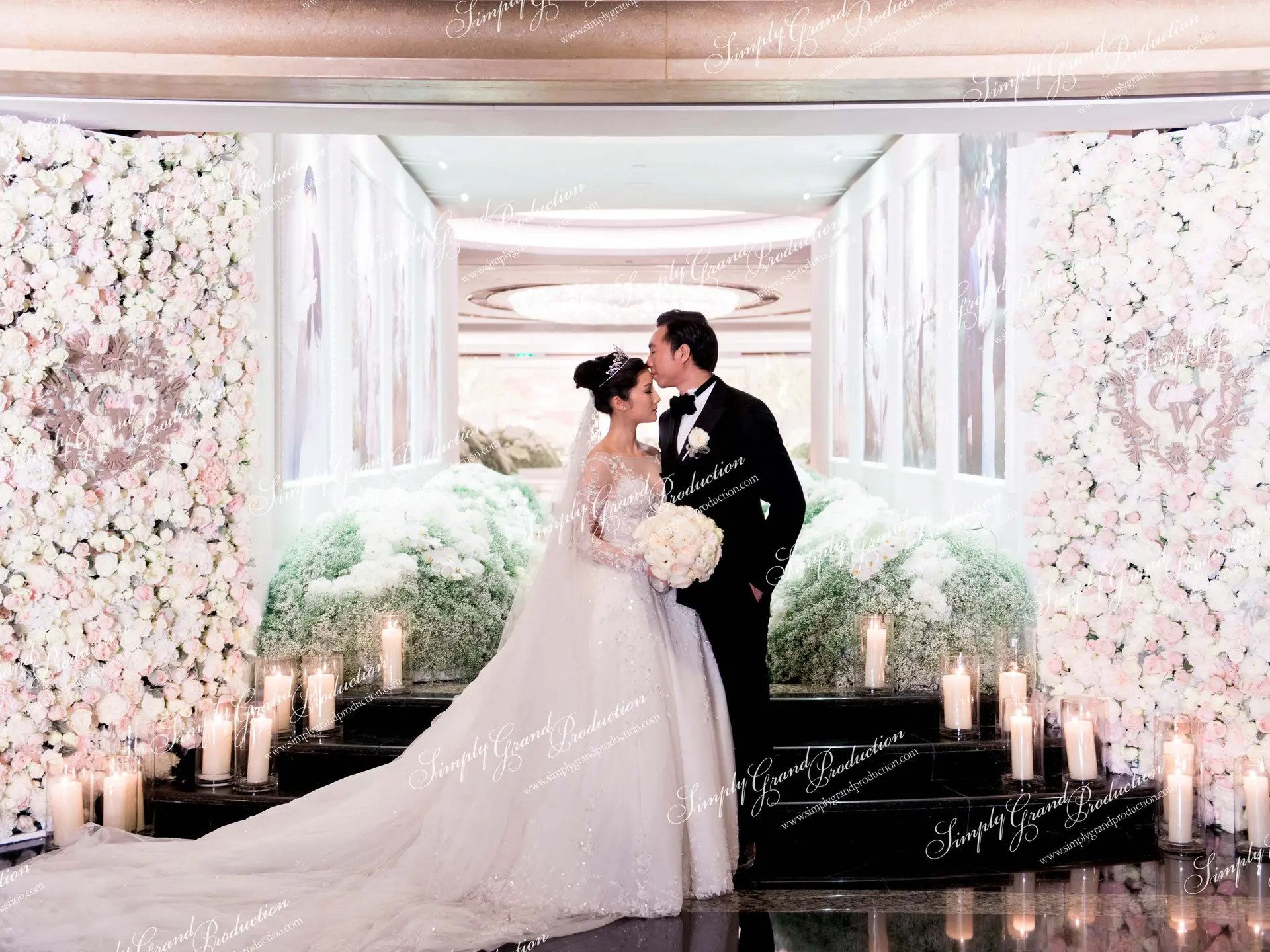 Simply_Grand_Production_wedding_decoration_corridor_Classic_Elegant_Grand_Hyatt_1_1_wm