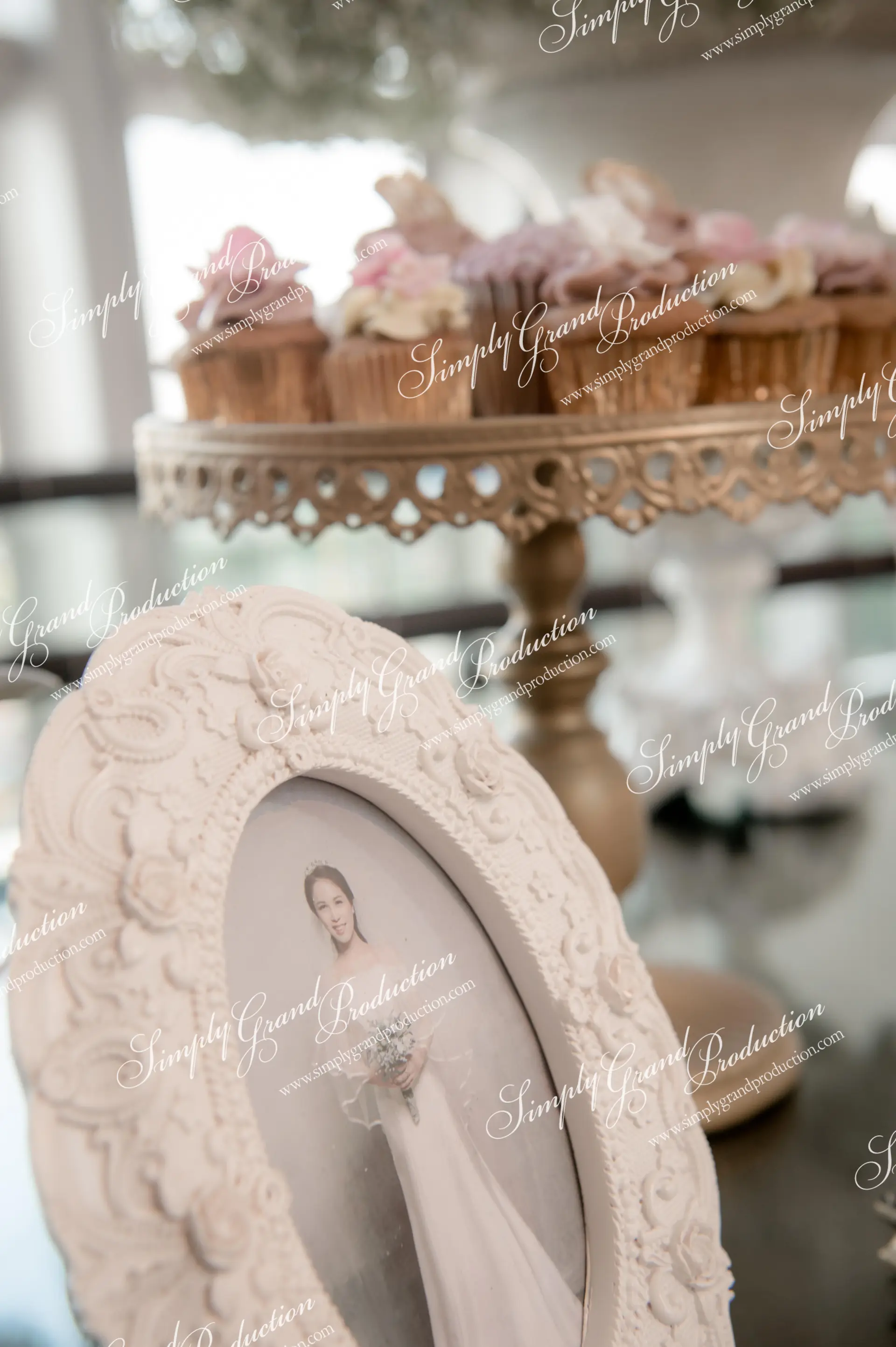 Simply_Grand_Production_Classic_Elegant_wedding_decoration_photo_portrait_bridal_Four_Seasons_1_14