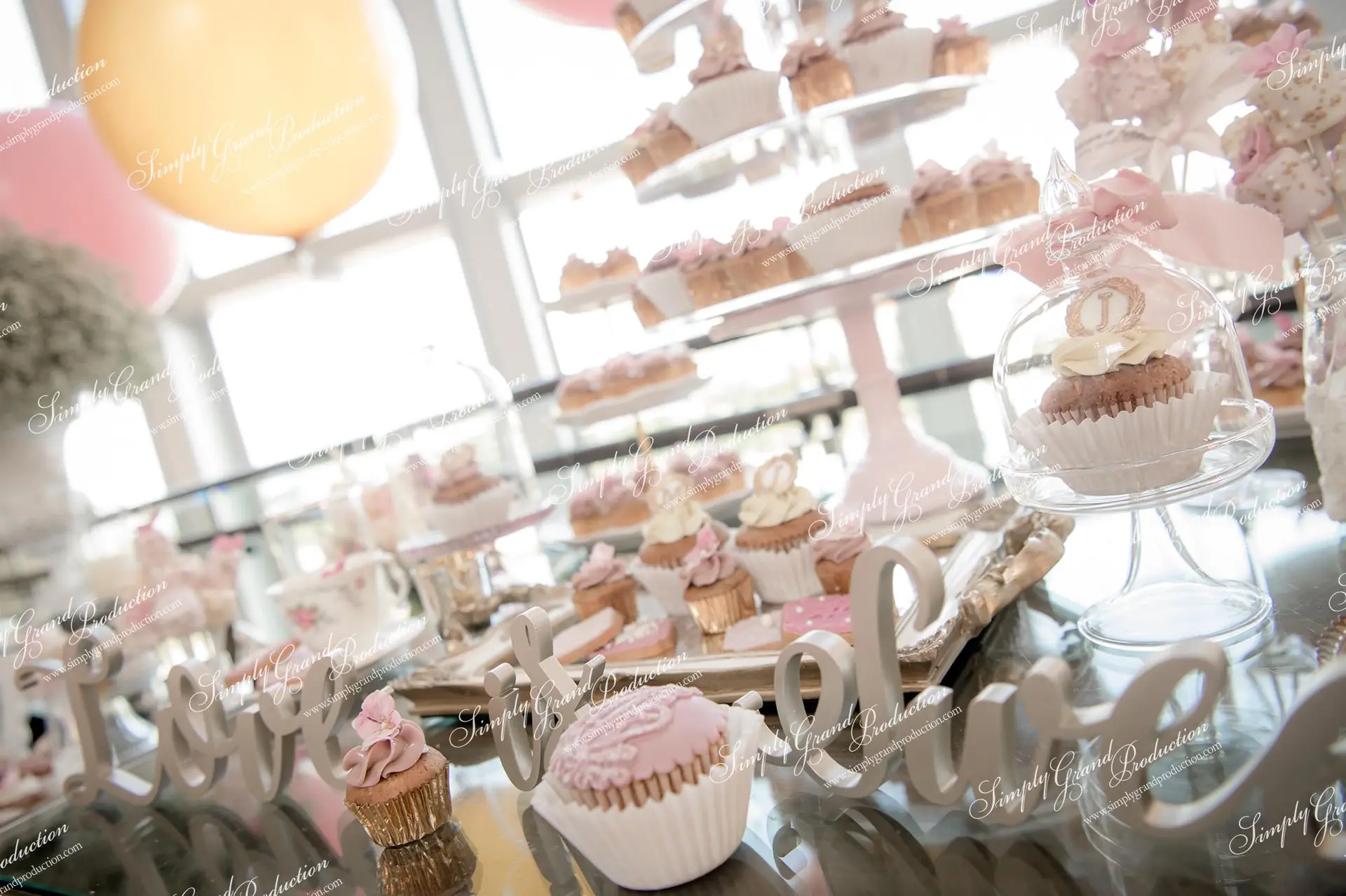 Simply_Grand_Production_wedding_decoration_dessert_table_pastel_weddingsweet_cupcake_Four_Seasons_1_5