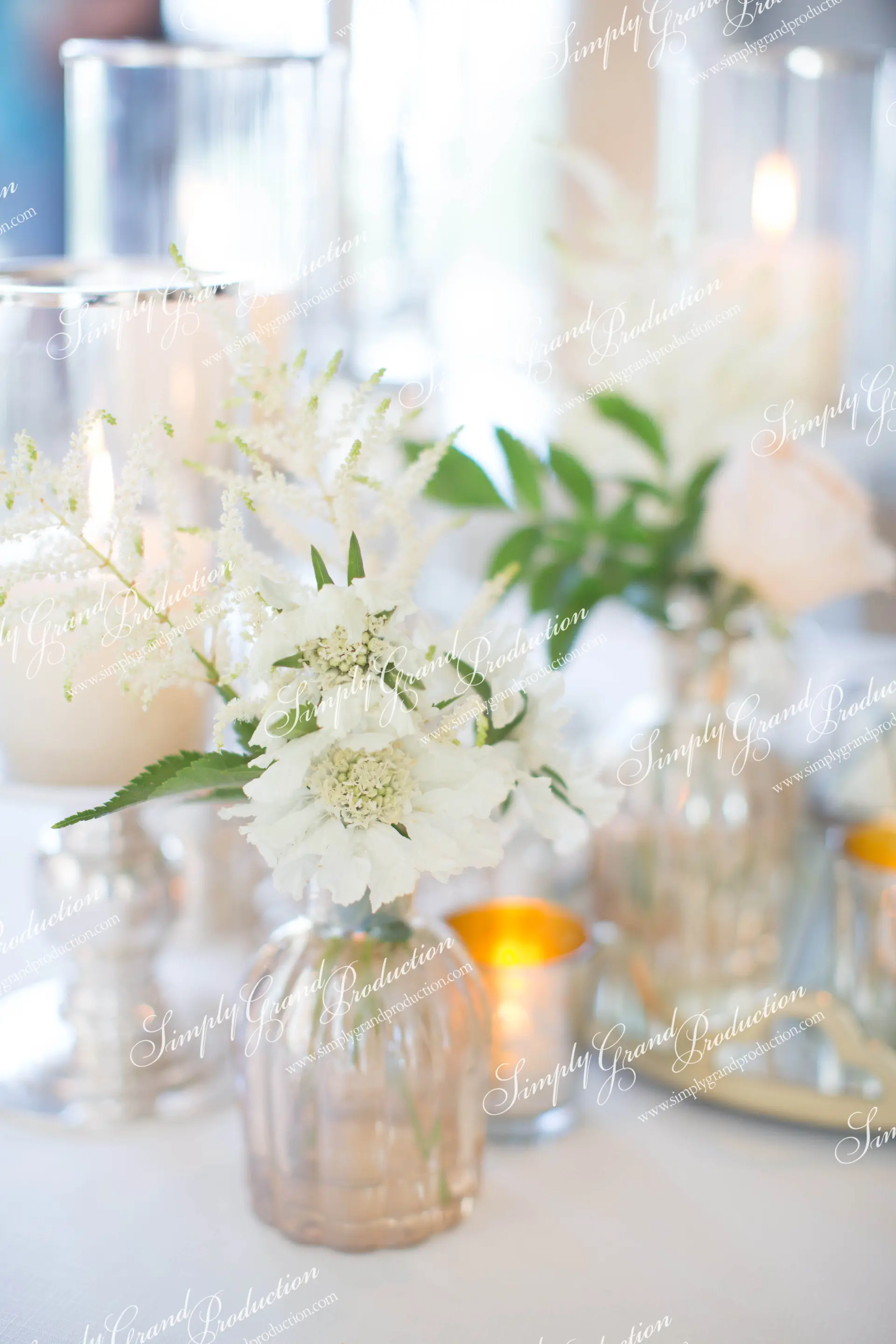 Simply_Grand_Production_Classic_Elegant_wedding_decoration_reception_white_flower_Four_Seasons_2_14a