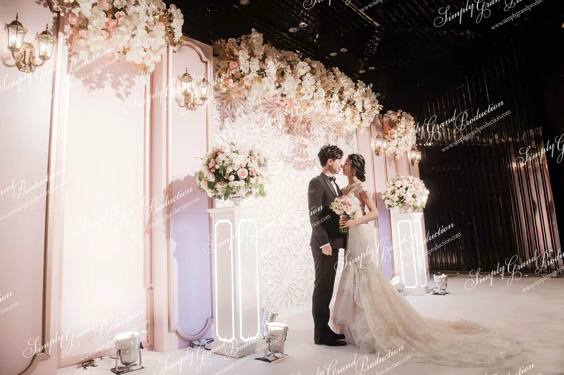 Simply_Grand_Production_Classic_Elegant_wedding_decoration_foyer_backdrop_blush_Ritz_Carlton_2_5