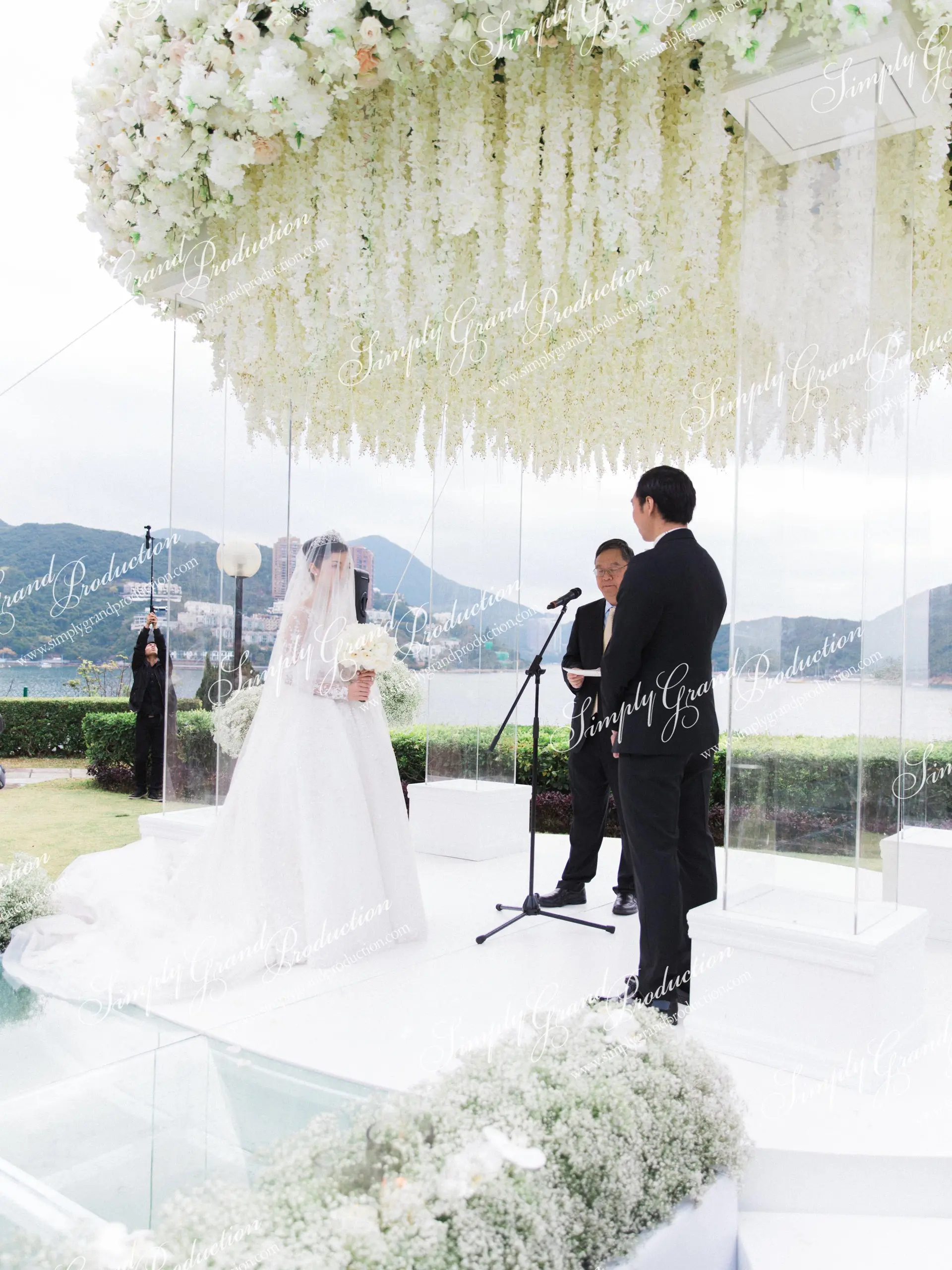 Simply_Grand_Production_Outdoor_wedding_decoration_ceremony_arch_vows_Country_Club_1_11.jpg
