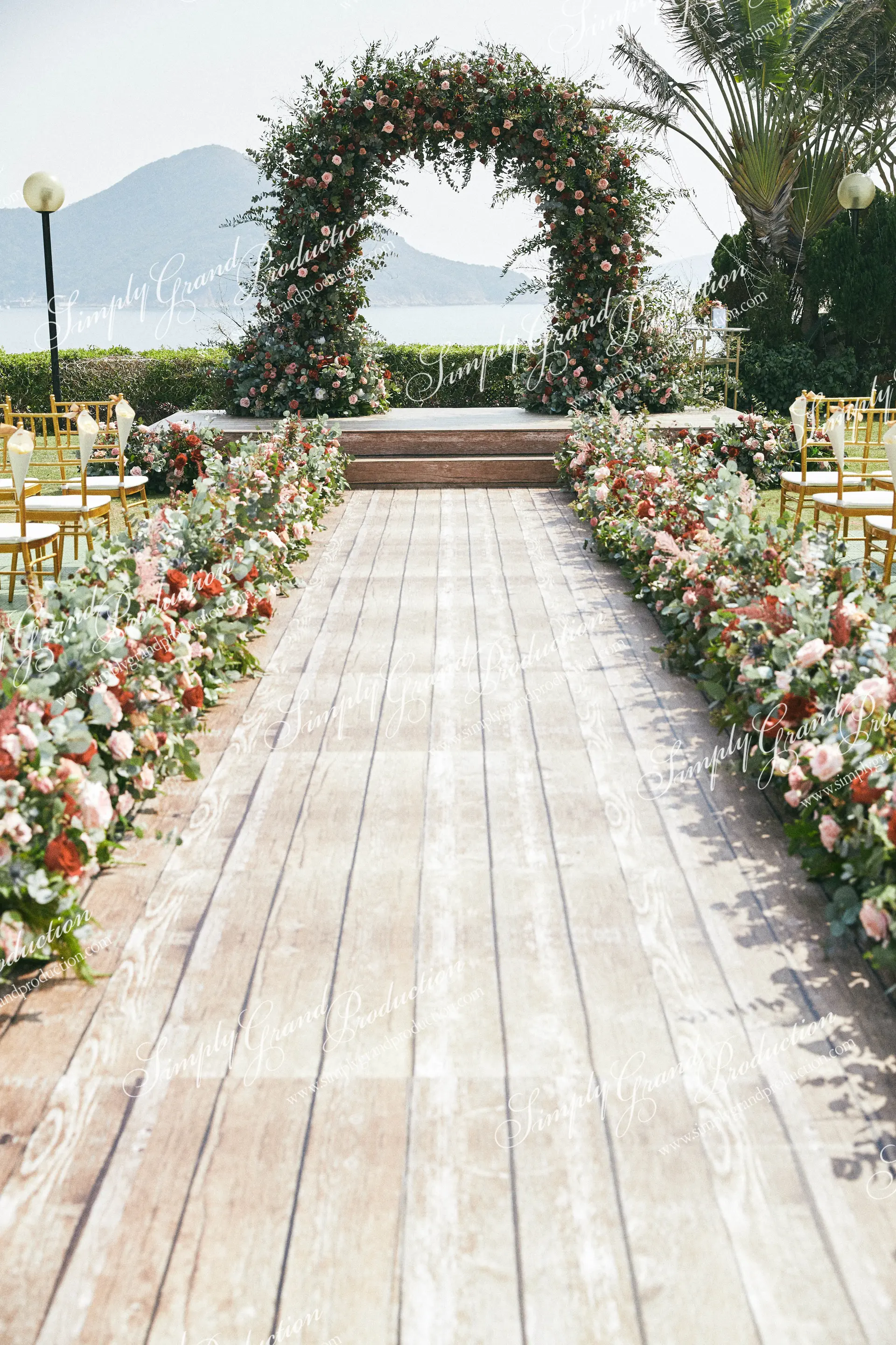 Simply_Grand_Production_Outdoor_wedding_decoration_arch_seaview_Country_Club_2_11.jpg