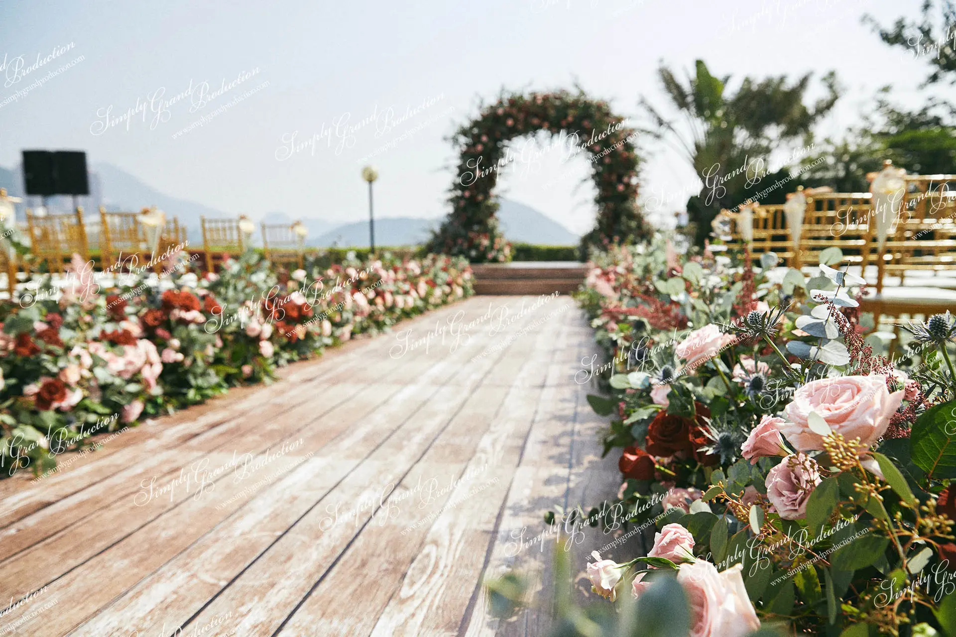 Simply_Grand_Production_Outdoor_wedding_decoration_wooden_floor_outdoordecor_Country_Club_2_7.jpg