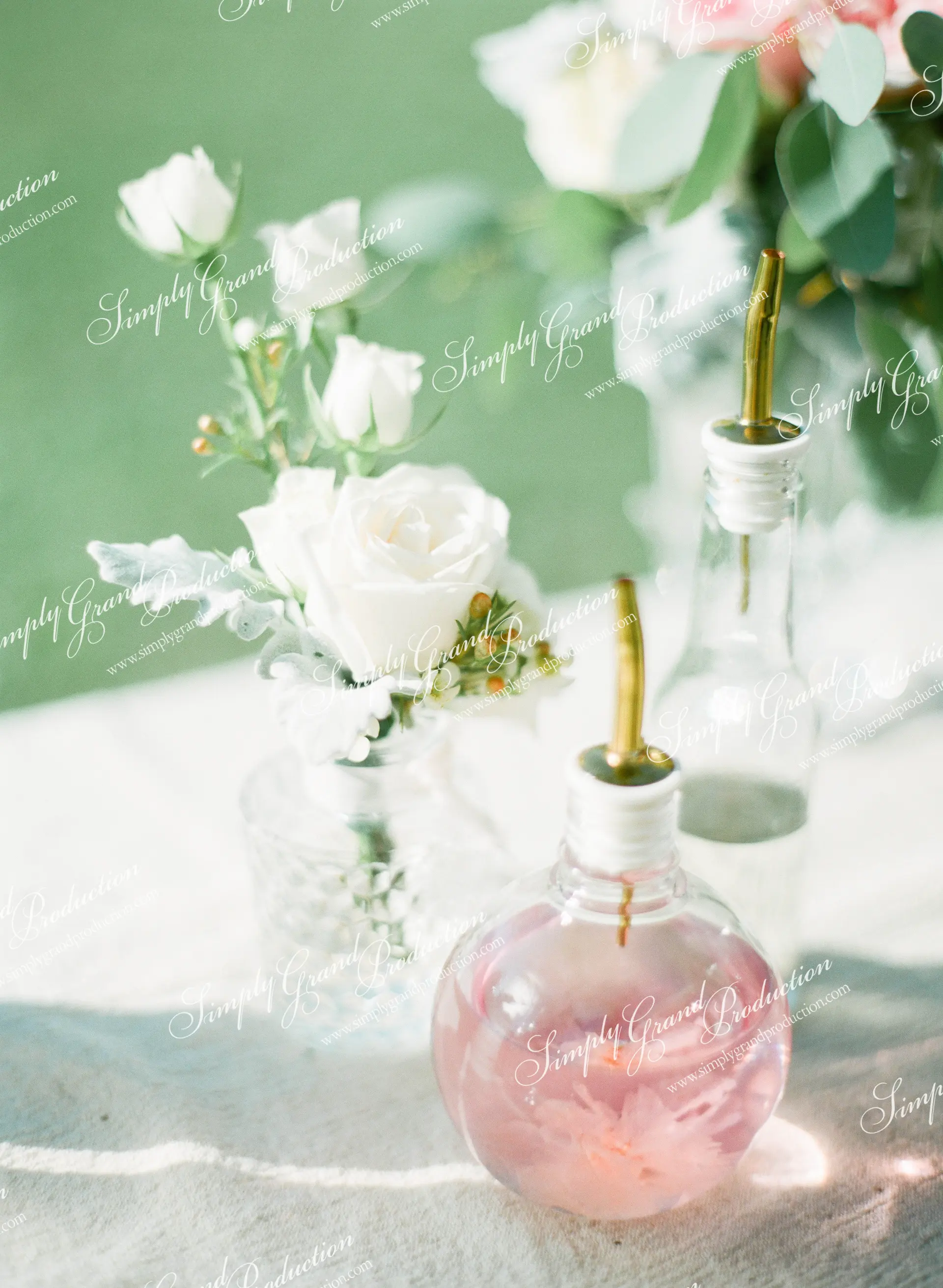 Simply_Grand_Production_Outdoor_wedding_decoration_photoshoot_Adventist_College_flower_vase_tiny_2_13.jpg