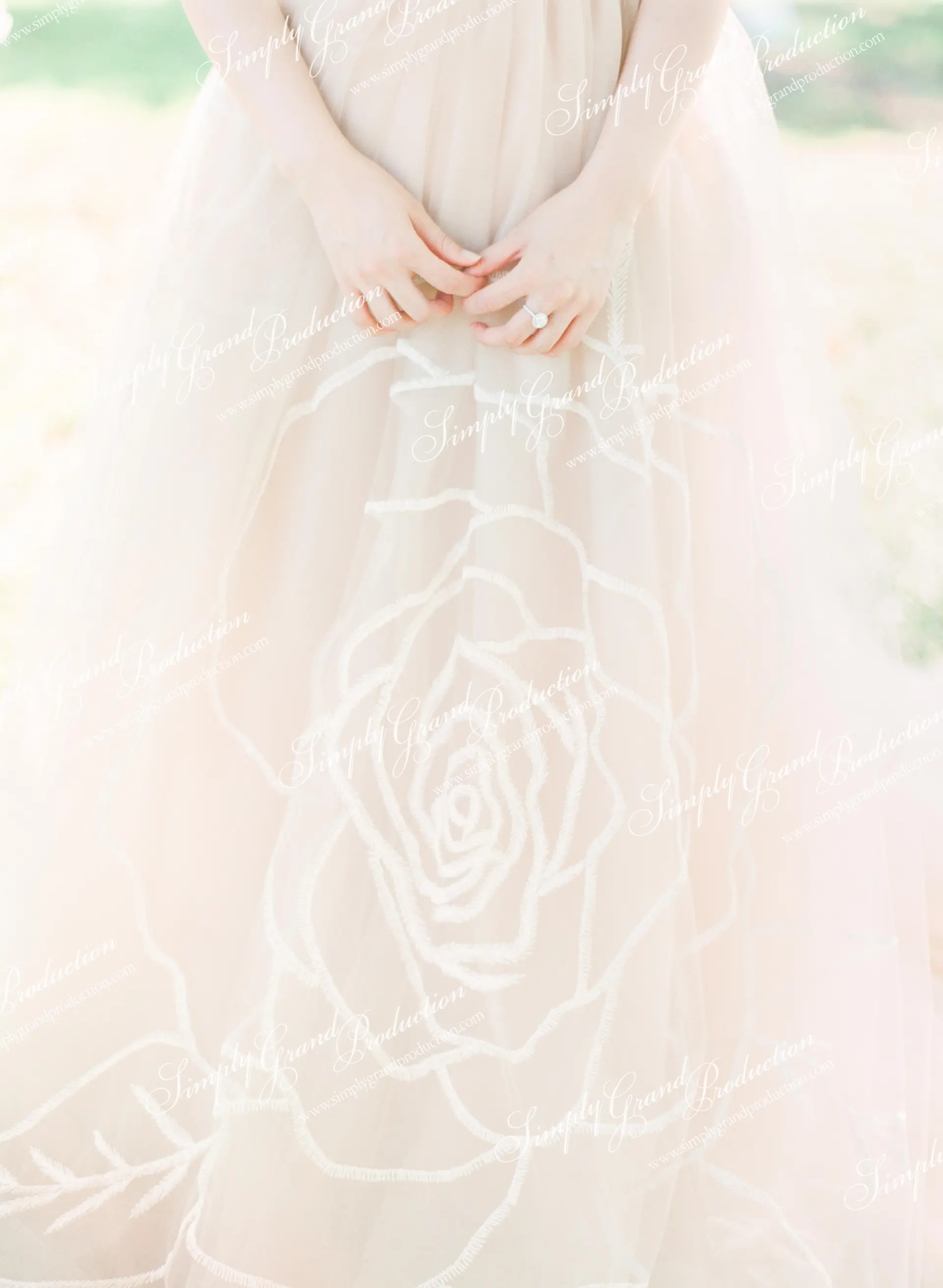 Simply_Grand_Production_Outdoor_wedding_decoration_photoshoot_Adventist_College_ring_elegant_gown_2_6.jpg