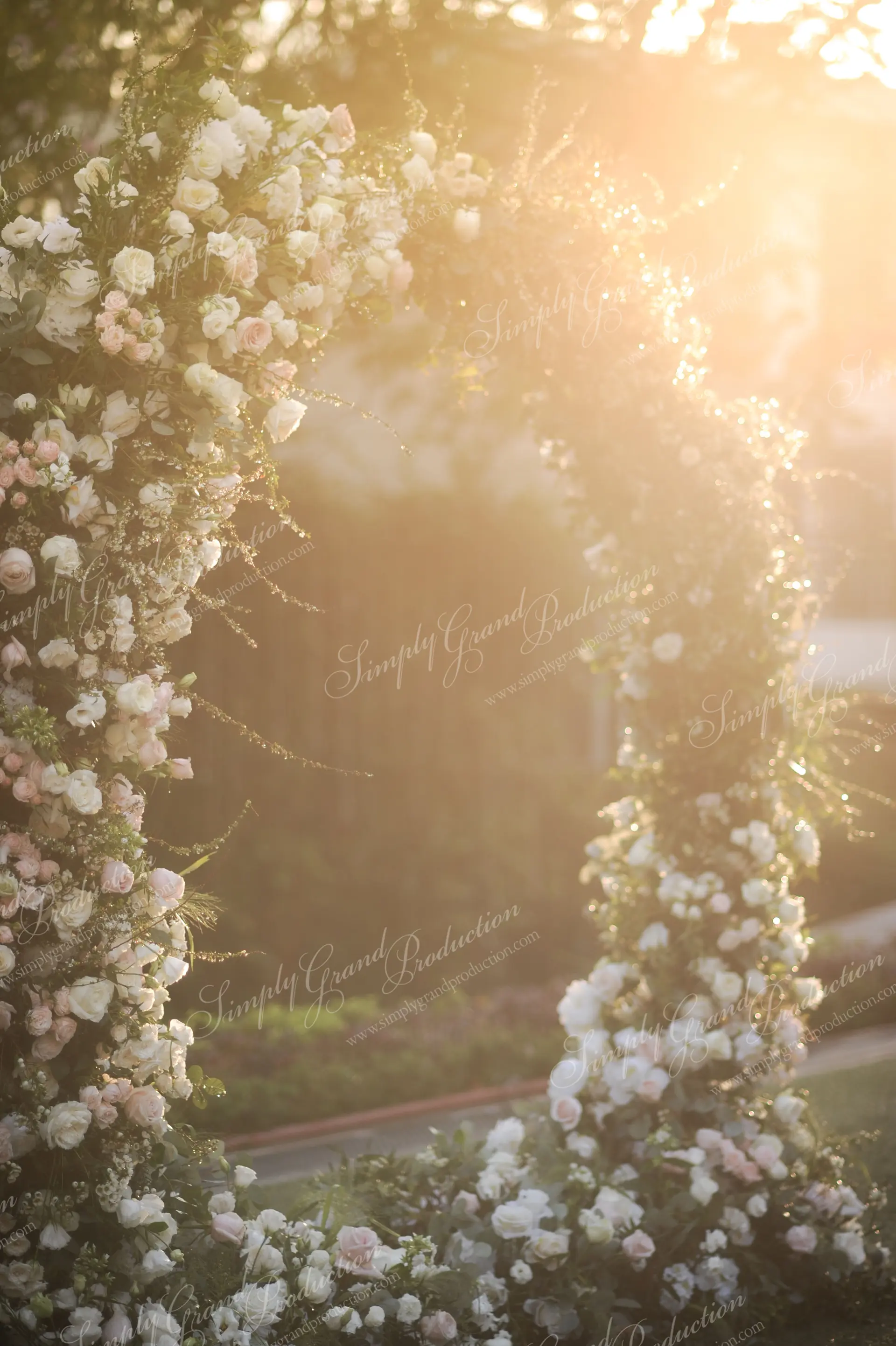 Simply_Grand_Production_Outdoor_wedding_decoration_beas river_floral arch_3.jpg